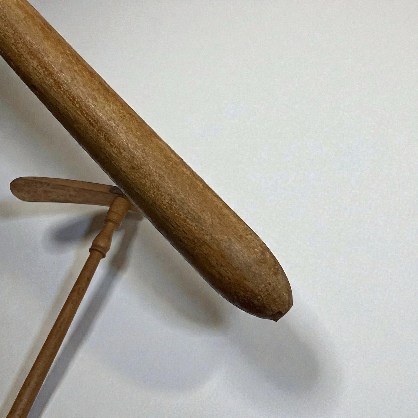 Grucce appendiabiti vintage antiche in legno Stampelle per Armadio Vetrina due Categoria  Vintage