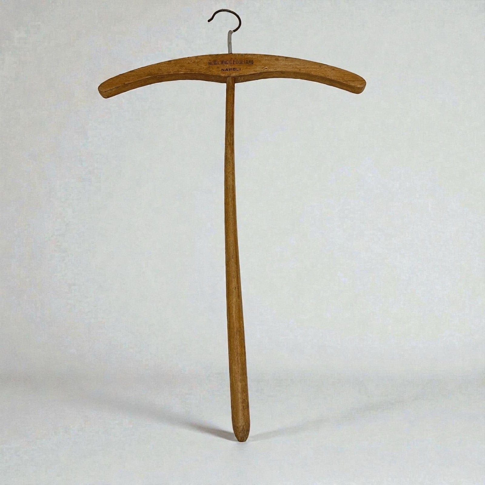 Grucce appendiabiti vintage antiche in legno Stampelle per Armadio Vetrina due Categoria  Vintage