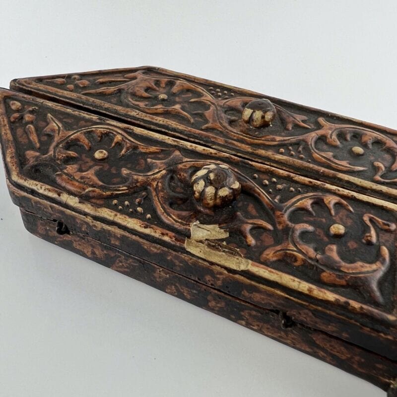 Icona antica religiosa sacra in legno dorato Madonna con il Bambino trittico Categoria  Oggetti sacri - rosari