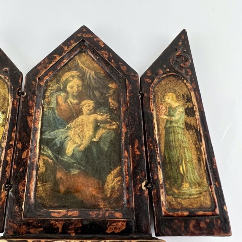 Icona antica religiosa sacra in legno dorato Madonna con il Bambino trittico Categoria  Oggetti sacri - rosari