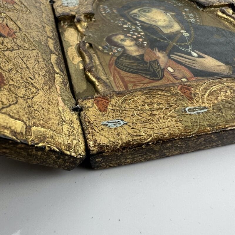 Icona antica religiosa sacra in legno dorato Madonna con il Bambino trittico XII Categoria  Oggetti sacri - rosari