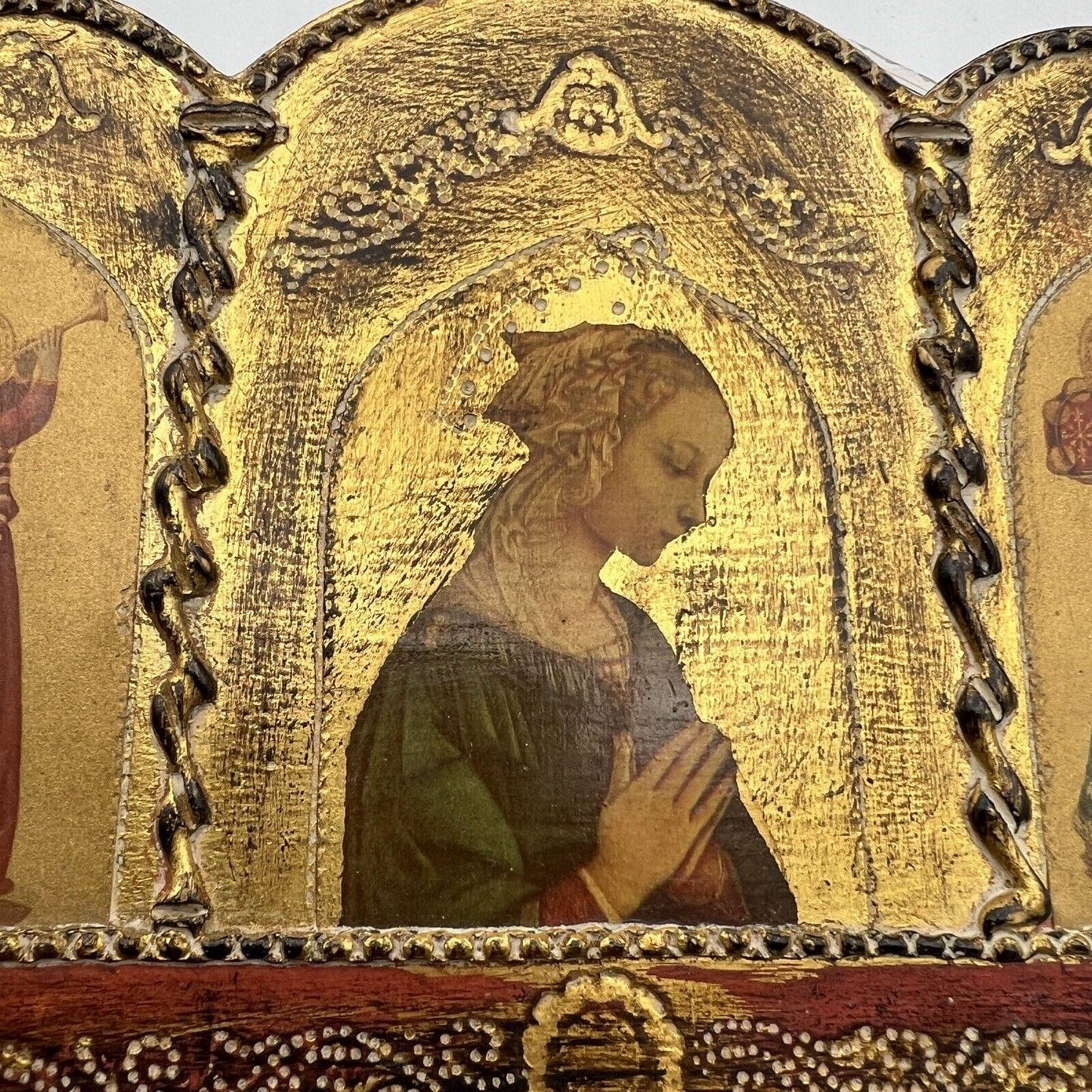 Icona antica religiosa sacra in legno dorato Madonna In Preghiera stile trittico Categoria  Oggetti sacri - rosari