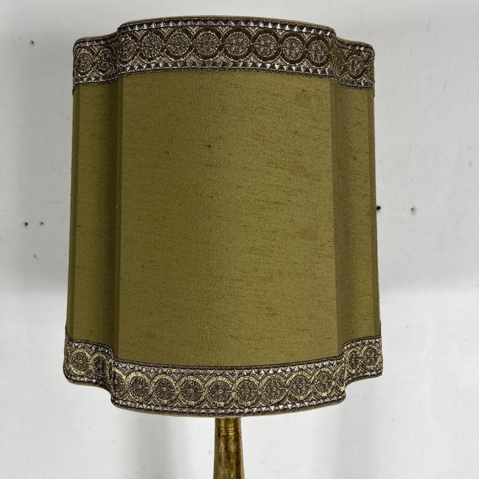 Lampada antica da tavolo in legno dorato oro Lume  Candeliere epoca '800 Categoria  Lampade Appliques