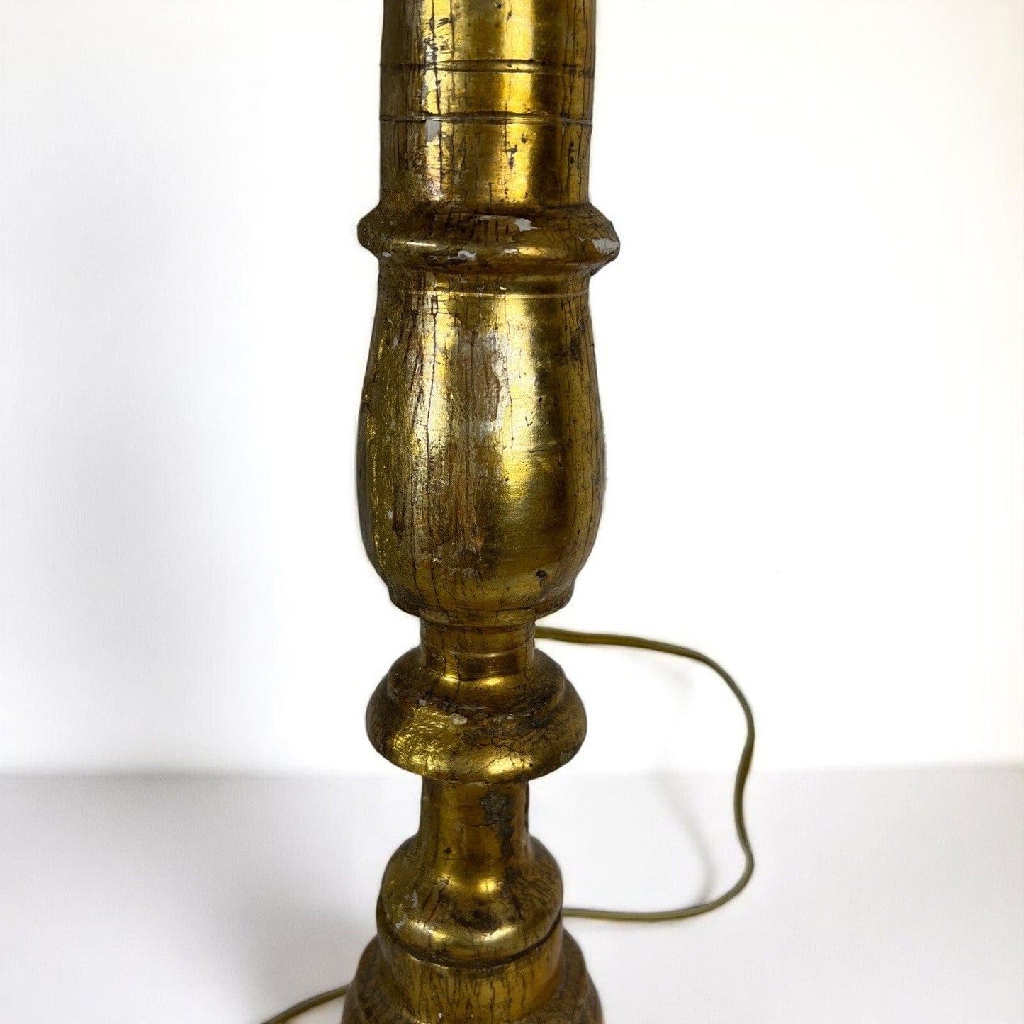 Lampada antica da tavolo in legno dorato oro Lume  Candeliere epoca '800 Categoria  Lampade Appliques