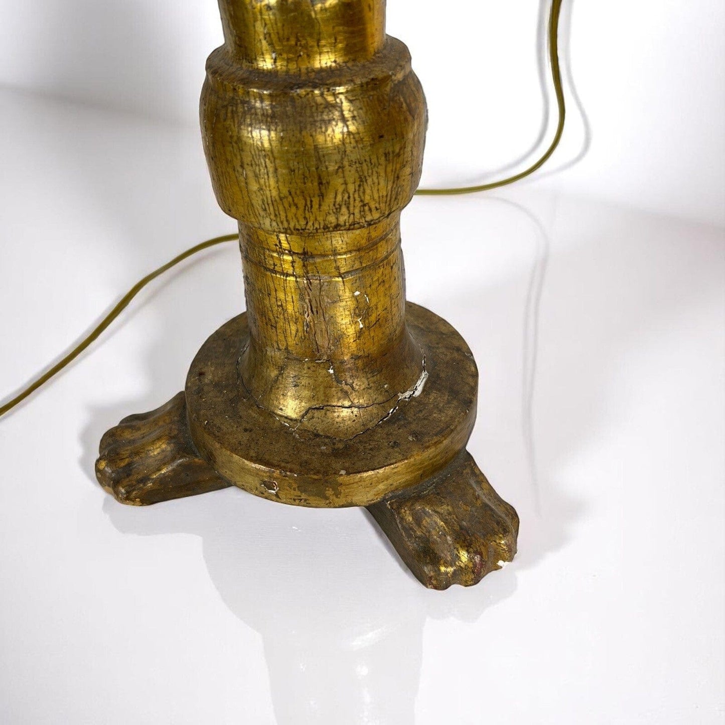 Lampada antica da tavolo in legno dorato oro Lume  Candeliere epoca '800 Categoria  Lampade Appliques