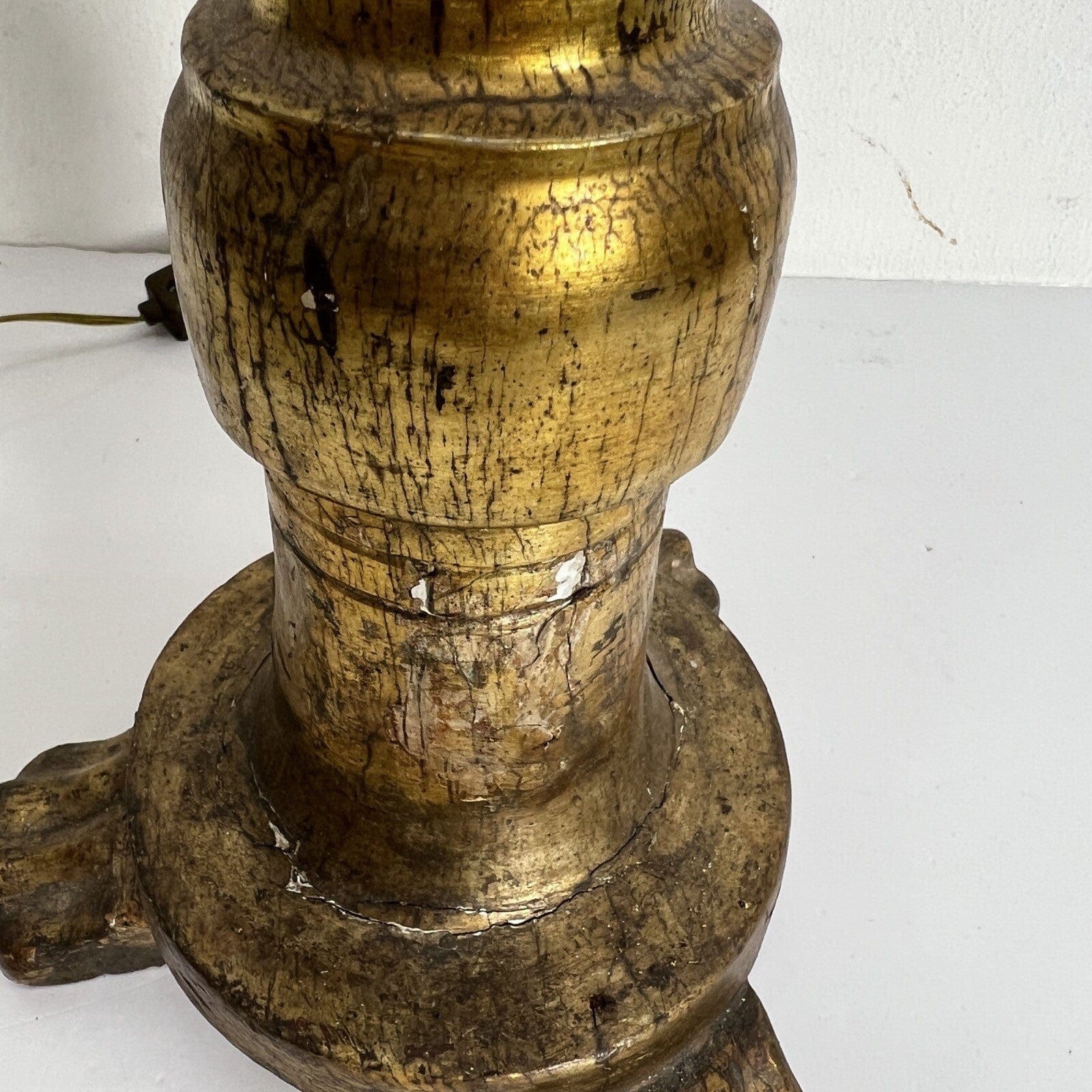 Lampada antica da tavolo in legno dorato oro Lume  Candeliere epoca '800 Categoria  Lampade Appliques