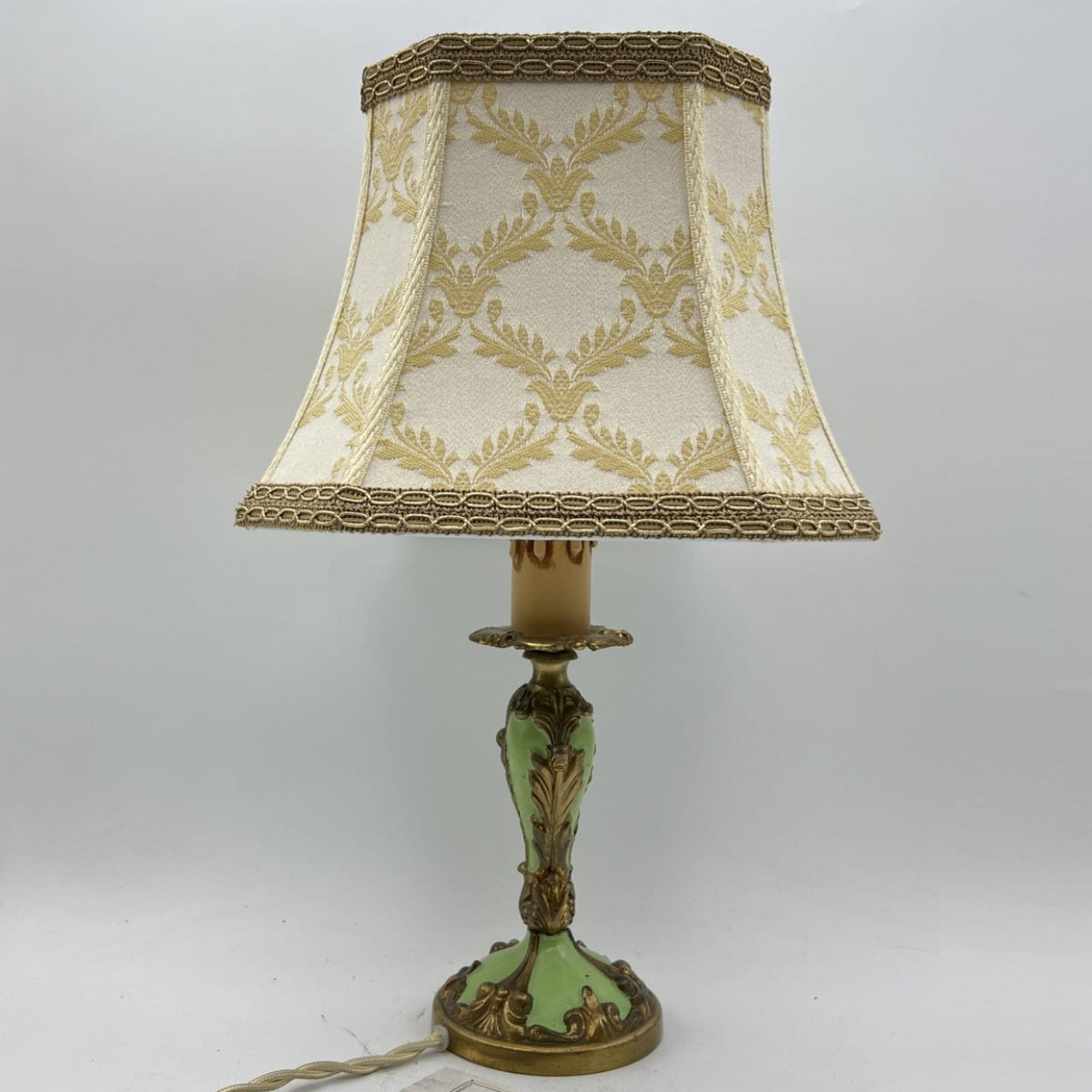Lampada antica da tavolo vintage Abatjour Barocco Lume in ottone con paralume Categoria  Lampade Appliques