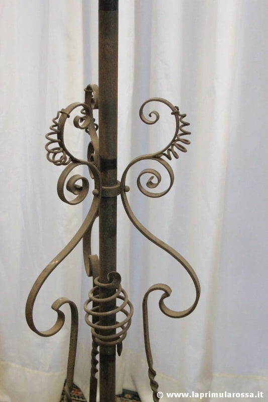 LAMPADA ANTICA IN FERRO BATTUTO LUME A PETROLIO D'EPOCA h 156 FIORIERA PORTAVASO Categoria  Lampade Appliques