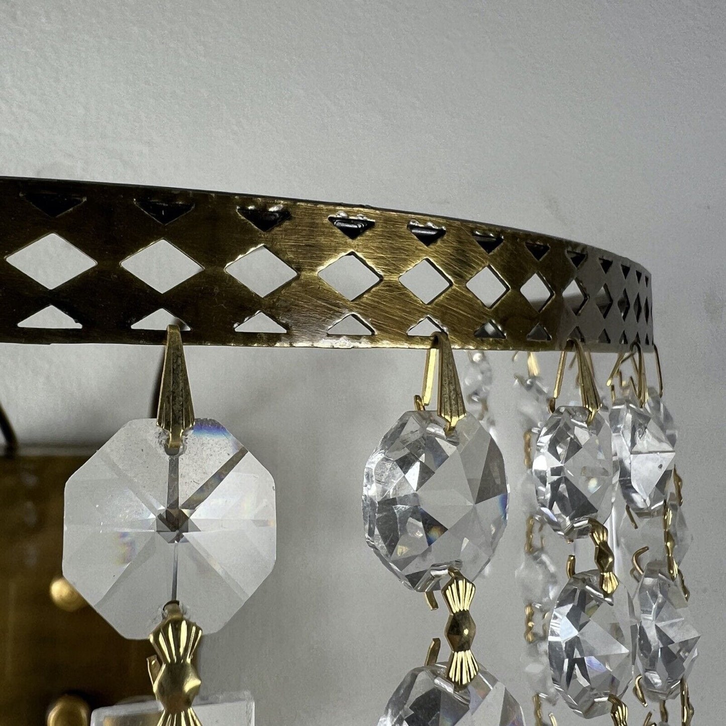 Lampada da parete retro applique metallo finitura ottone e strass in cristallo Categoria  Lampade Appliques