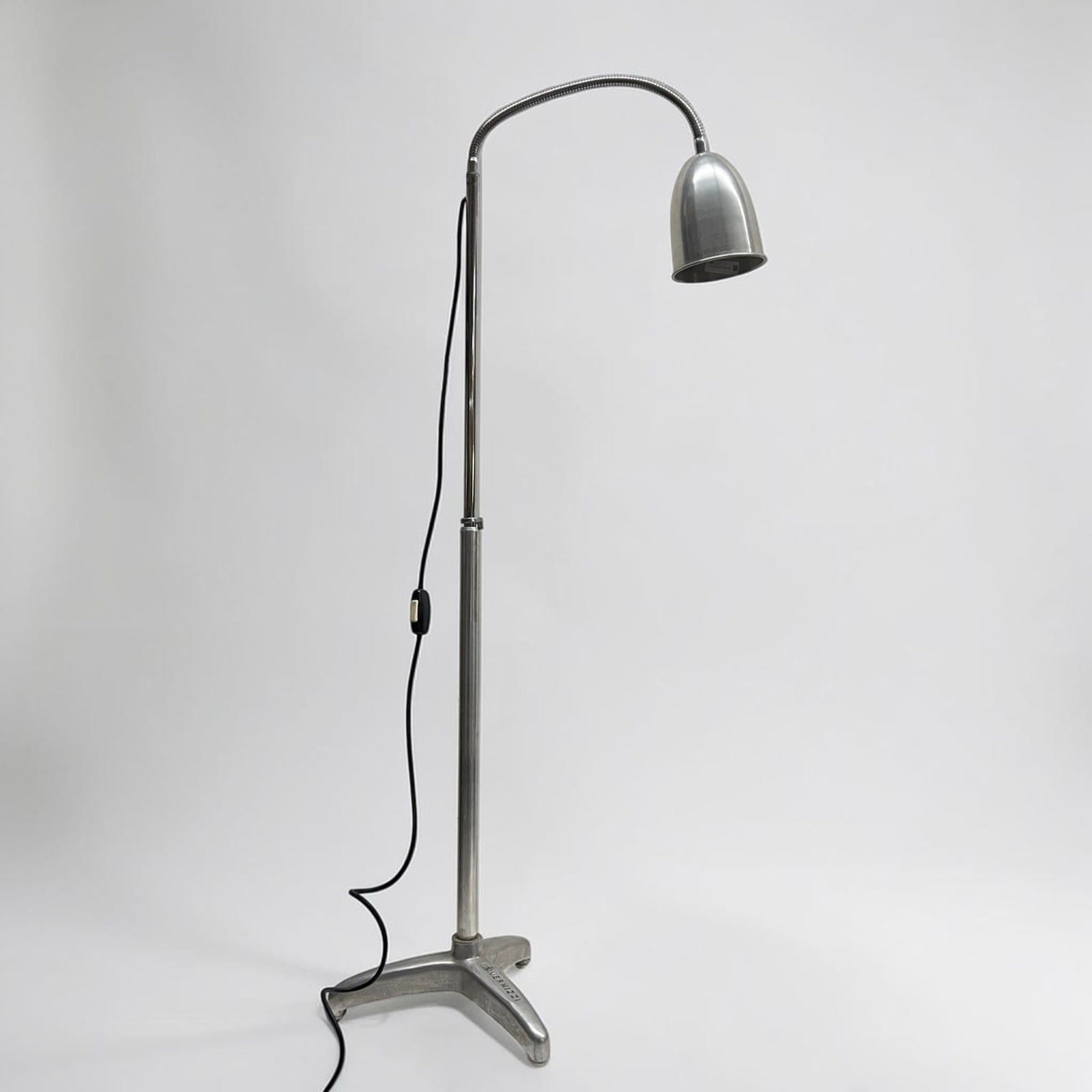 Lampada di Modernariato da terra per Studio Medico in metallo anni 50 invernizzi Categoria  Lampade Appliques