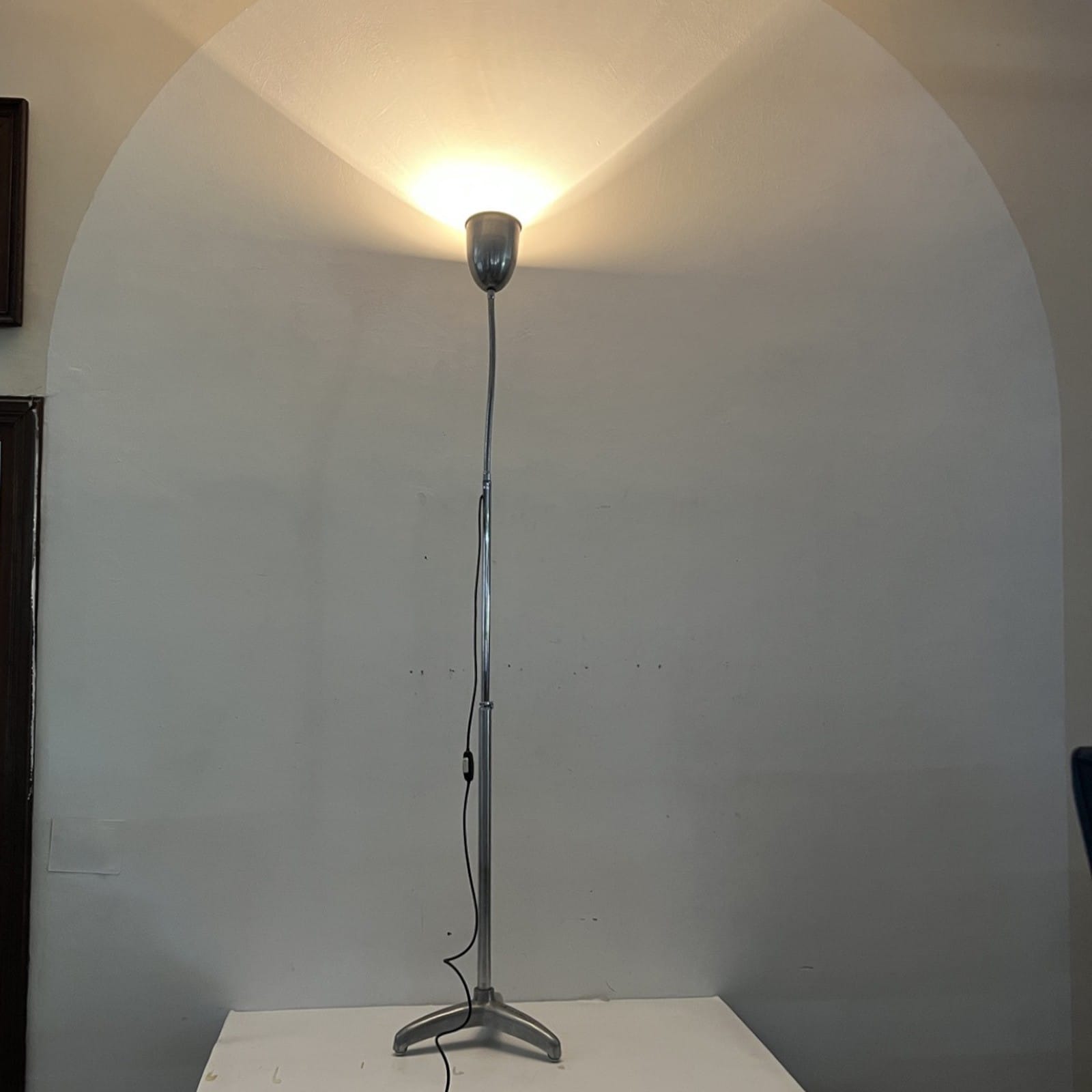 Lampada di Modernariato da terra per Studio Medico in metallo anni 50 invernizzi Categoria  Lampade Appliques