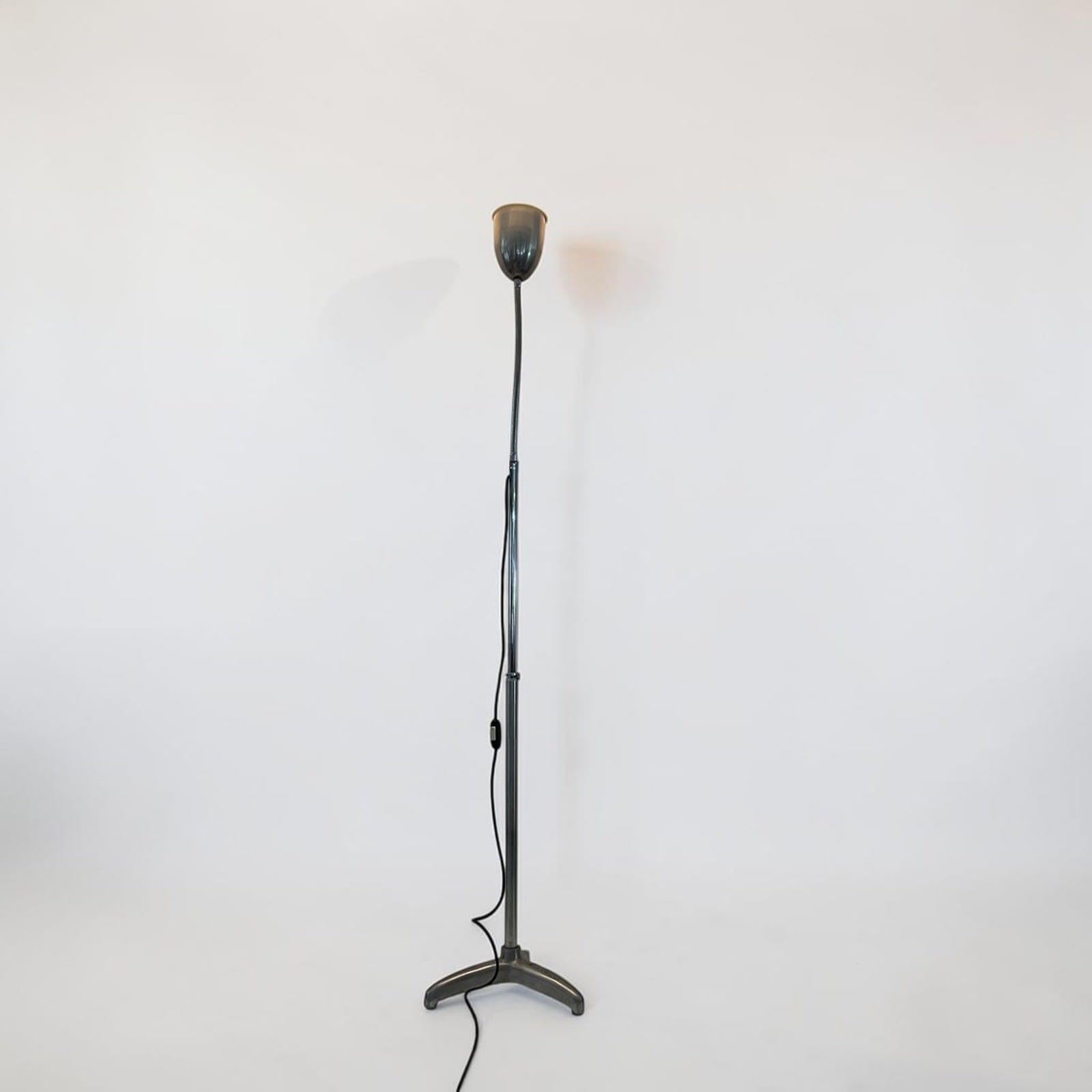 Lampada di Modernariato da terra per Studio Medico in metallo anni 50 invernizzi Categoria  Lampade Appliques
