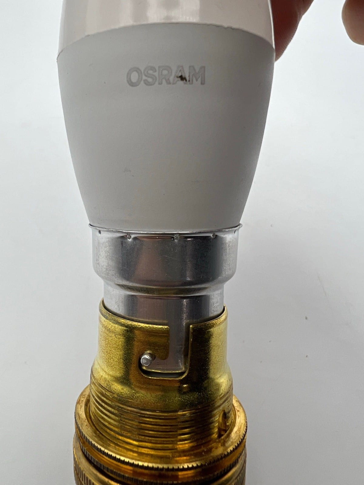 Lampadina a Baionetta per Lampada Abatjour Lume attacco antico B22 forma candela Categoria  Lampade Appliques