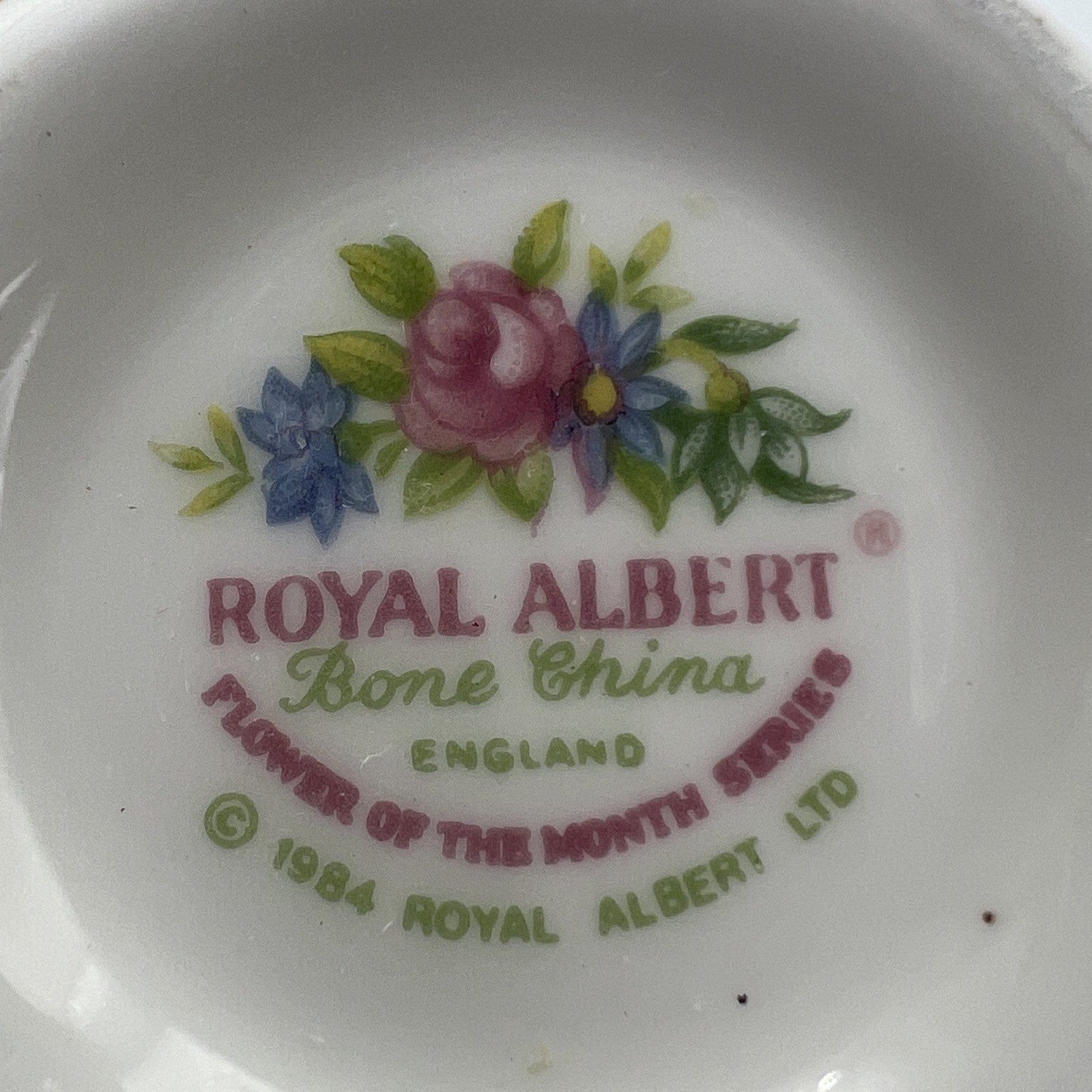 Lattiera in porcellana Royal Albert bricco latte con mesi Flower Of the Month Categoria  Servizio tazze - Tazze