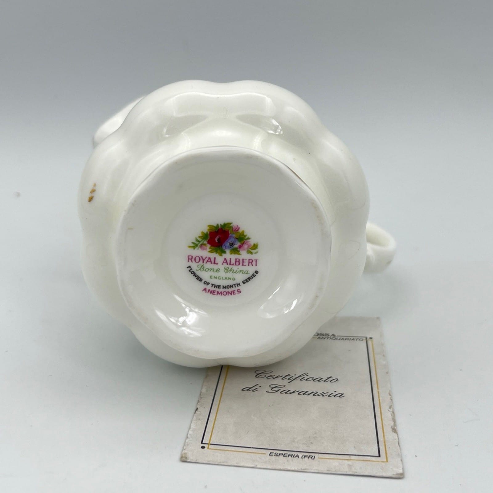 Lattiera in porcellana Royal Albert bricco latte per servizio da the mese Marzo Categoria  Servizio tazze - Tazze