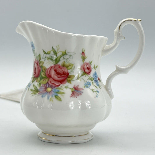 Lattiera in porcellana Royal Albert bricco per latte mesi Flower of the Month Categoria  Servizio tazze - Tazze