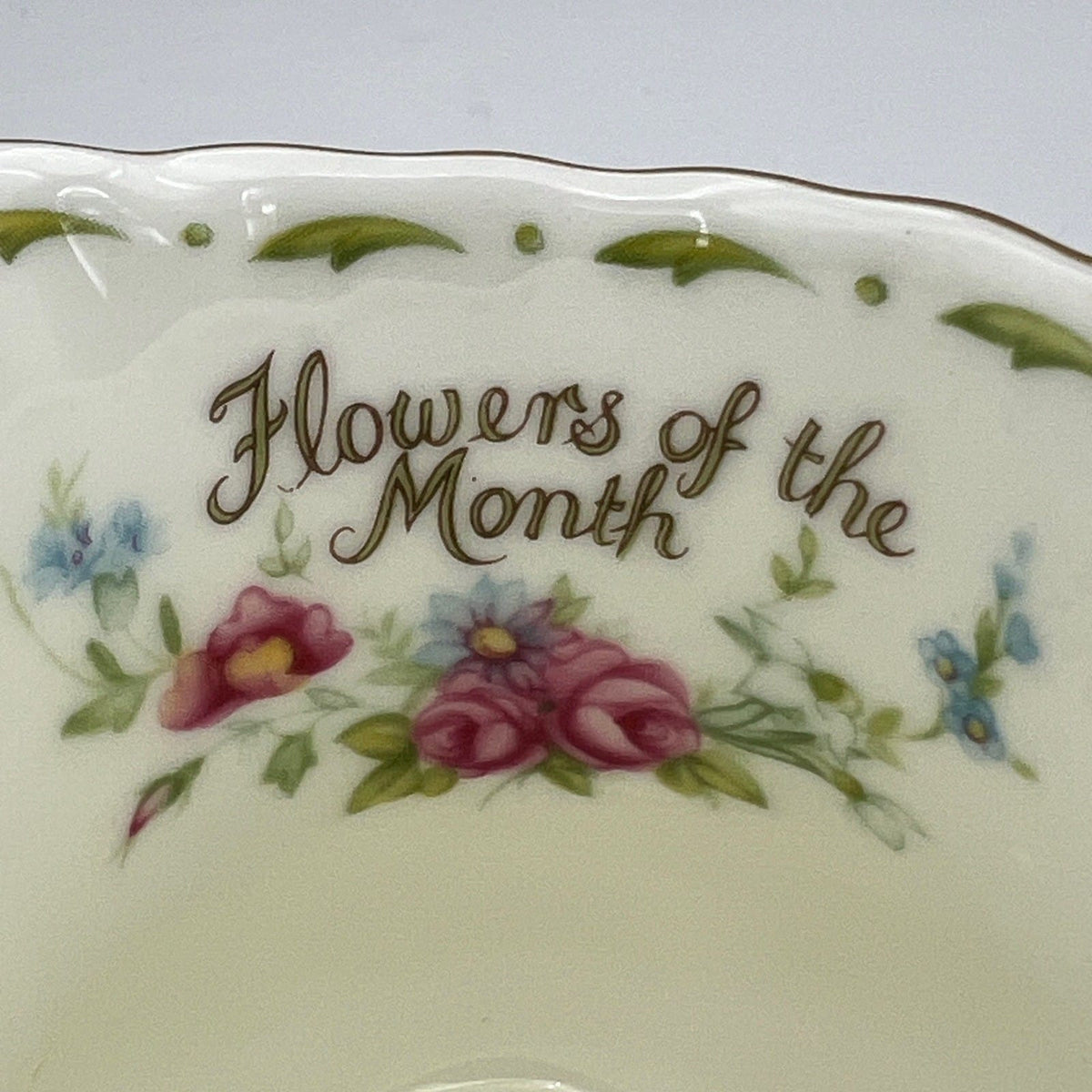 Lattiera in porcellana Royal Albert bricco per latte mesi Flower of the Month 70 Categoria  Servizio tazze - Tazze
