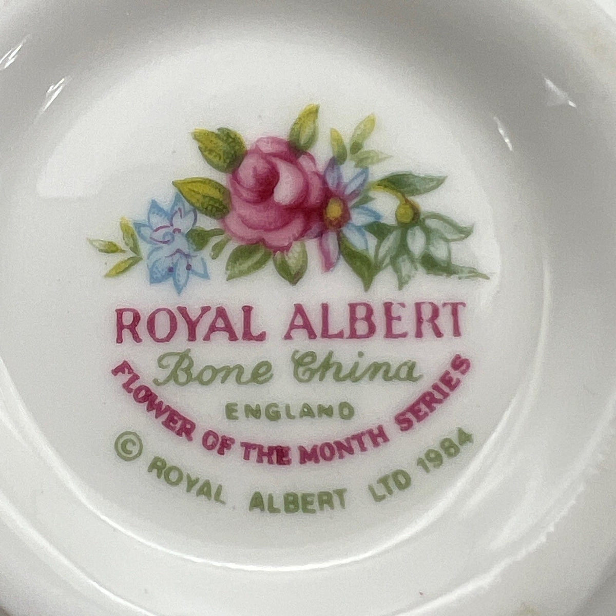 Lattiera in porcellana Royal Albert bricco per latte mesi Flower of the Month 70 Categoria  Servizio tazze - Tazze