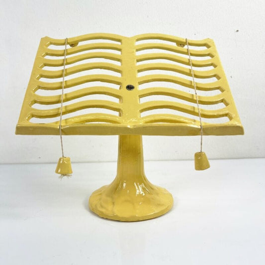 Leggio vintage da tavolo per cucina in ghisa giallo stile retro antico shabby Categoria  altro