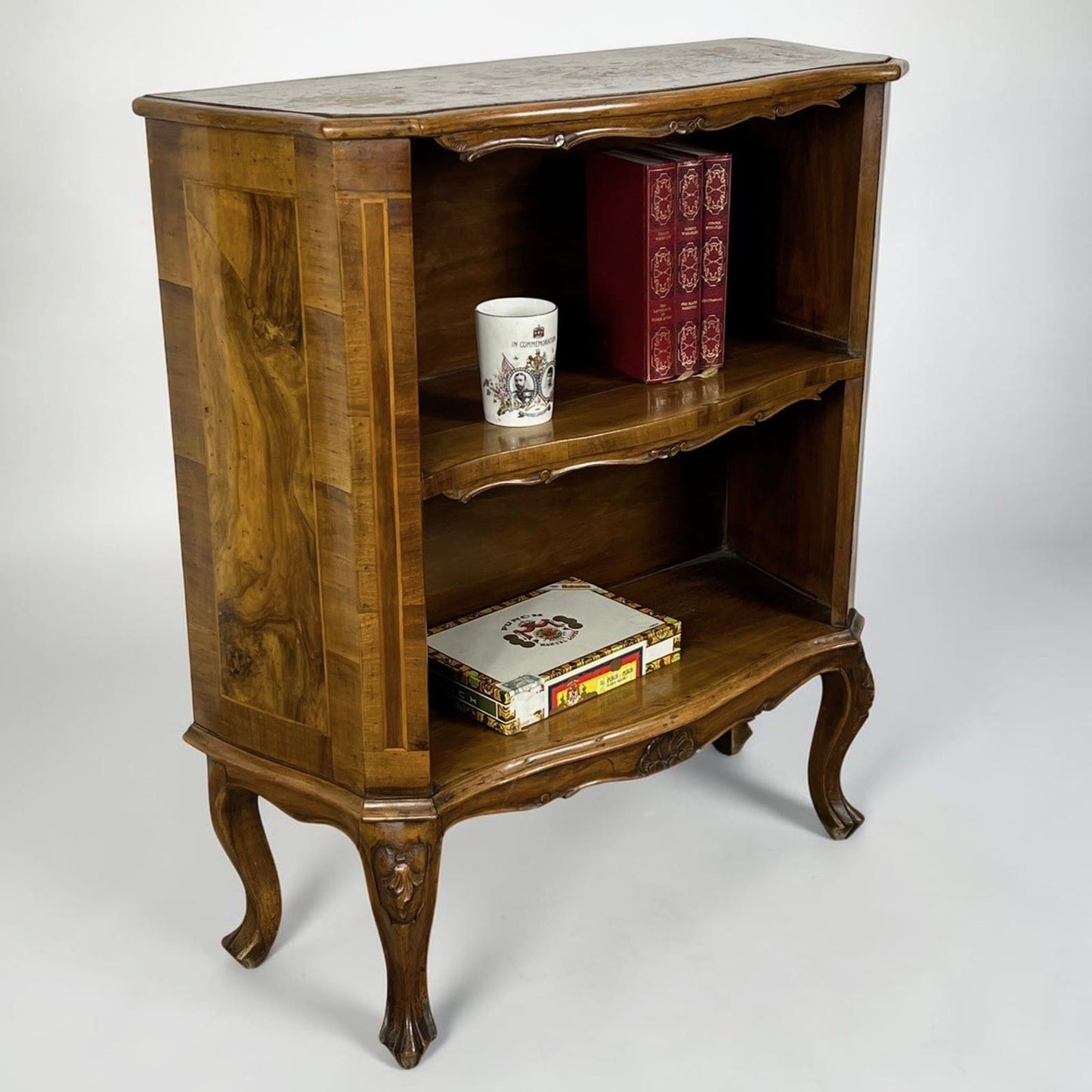 Libreria antica Etagere 900 mobile vintage in legno di noce lastronato soggiorno Categoria  Vetrine