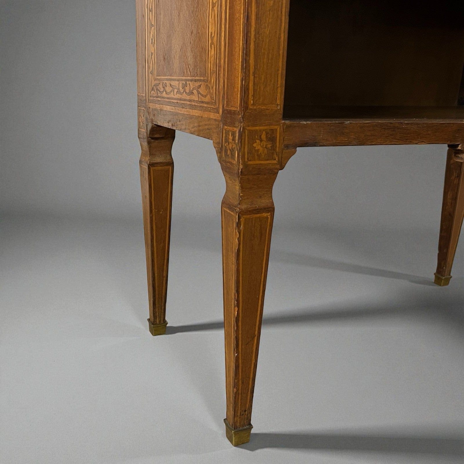 Libreria in Stile Antico Luigi XV legno intarsiata mobile Consolle Madia '900 Categoria  Vetrine