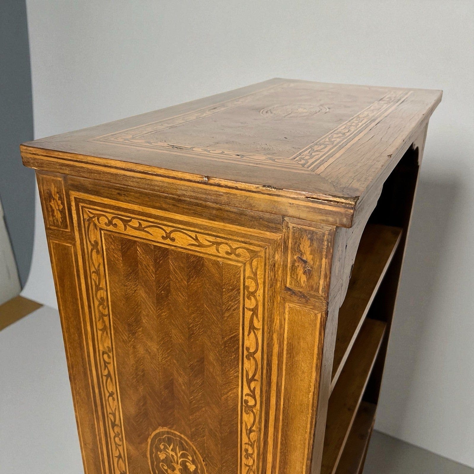 Libreria in Stile Antico Luigi XV legno intarsiata mobile Consolle Madia '900 Categoria  Vetrine