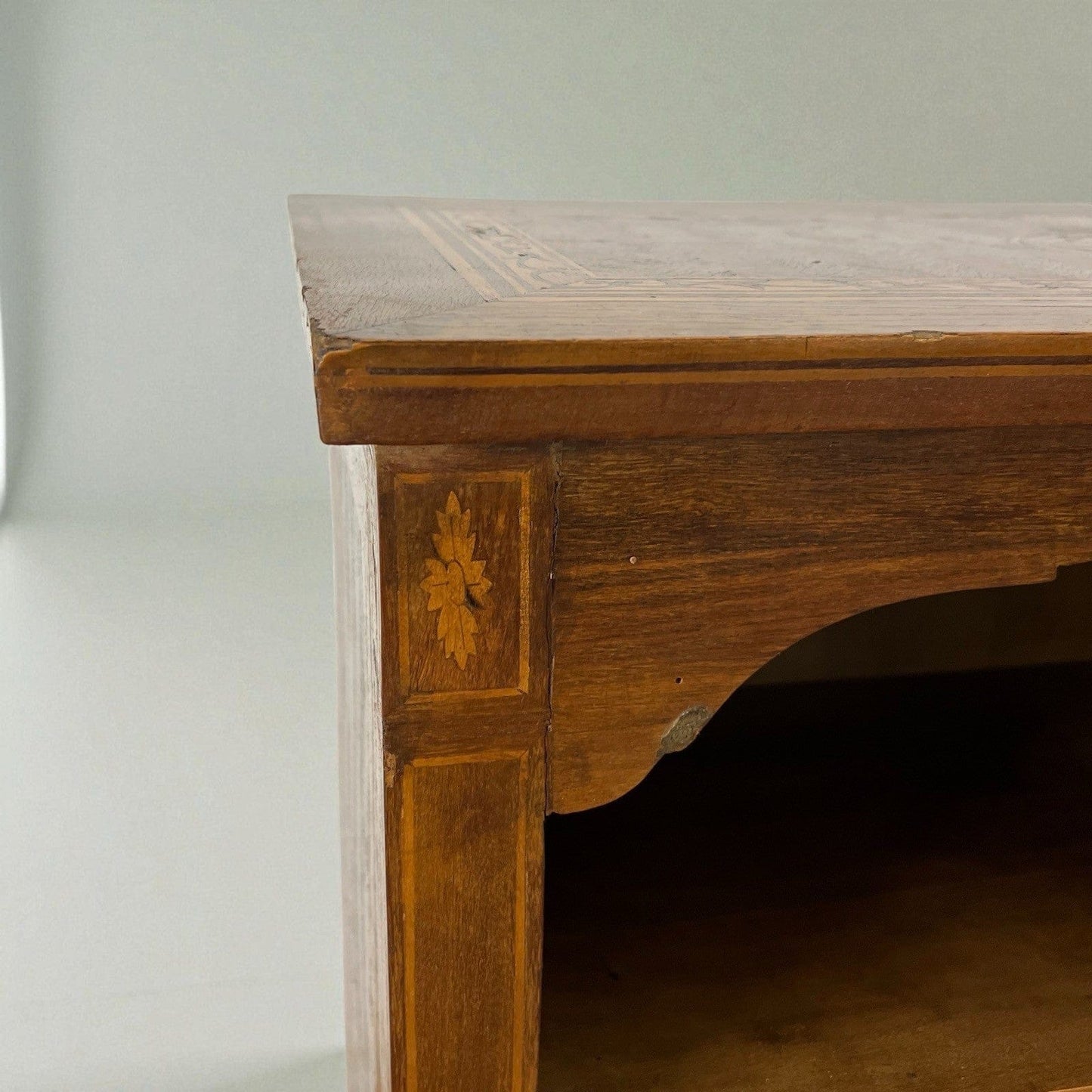 Libreria in Stile Antico Luigi XV legno intarsiata mobile Consolle Madia '900 Categoria  Vetrine