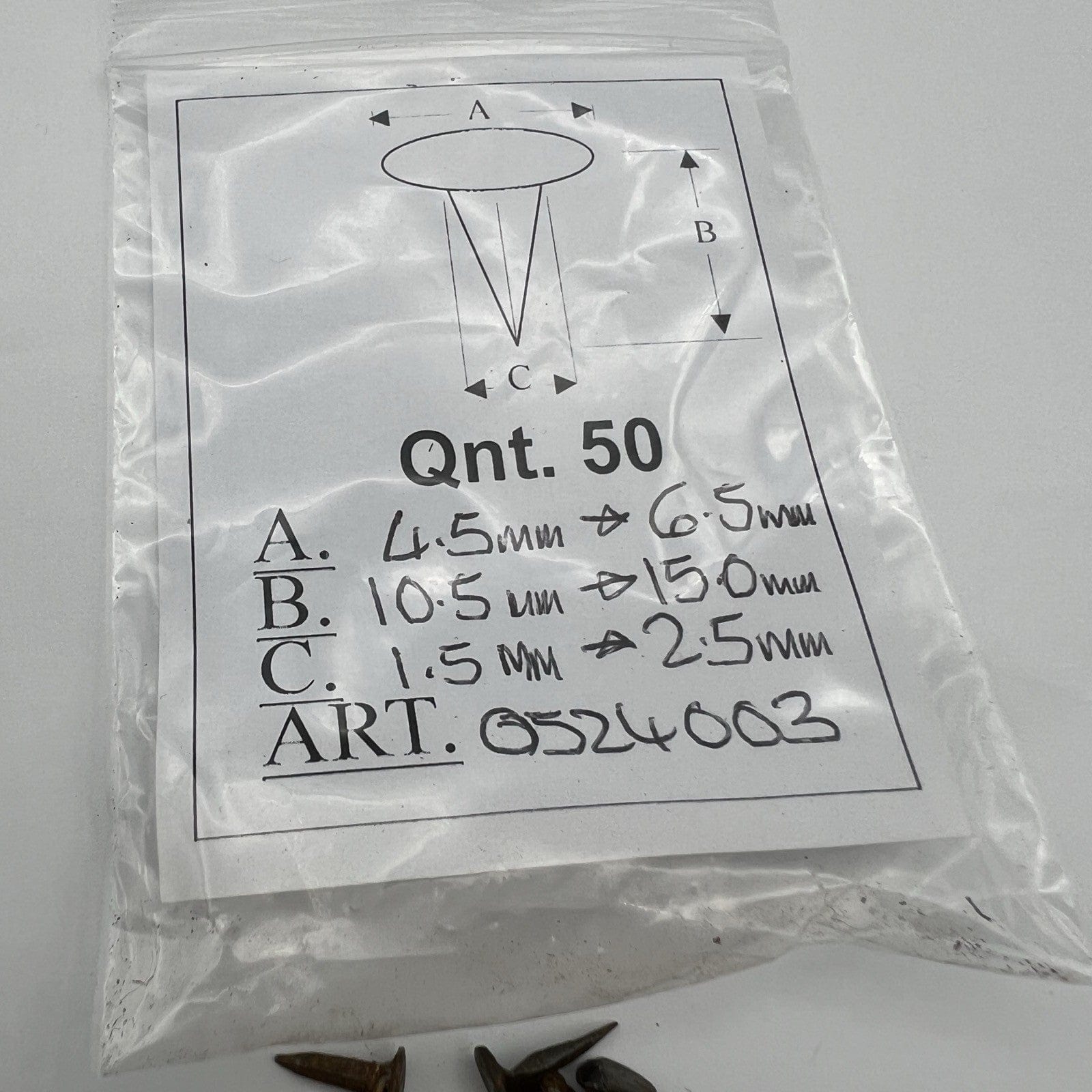 Lotto 50 chiodi antichi in ferro battuto forgiati vecchi chiodini per restauro L Categoria  Accessori & Ferramenta d'epoca