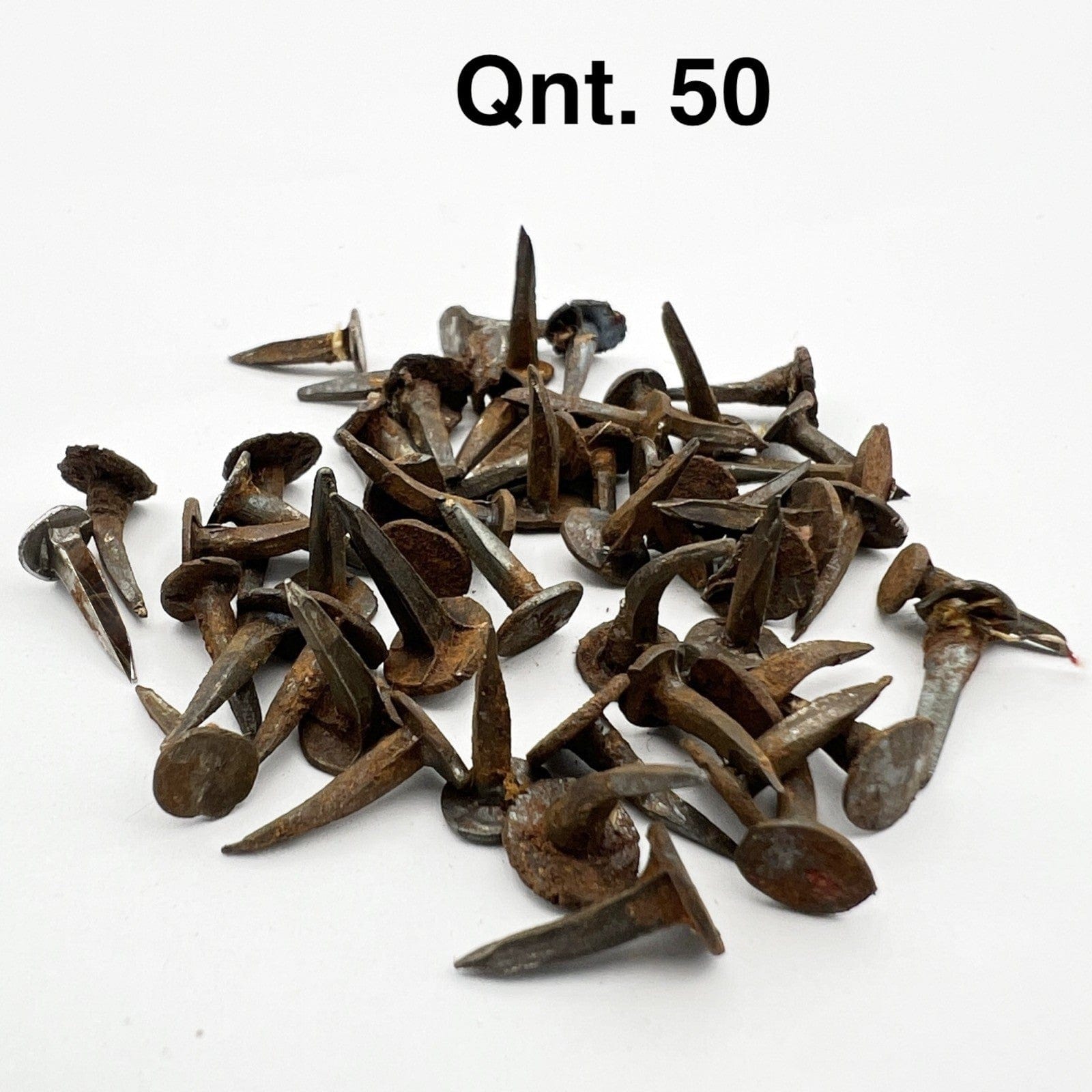 Lotto 50 chiodi antichi in ferro battuto forgiati vecchi chiodini per restauro L Categoria  Accessori & Ferramenta d'epoca