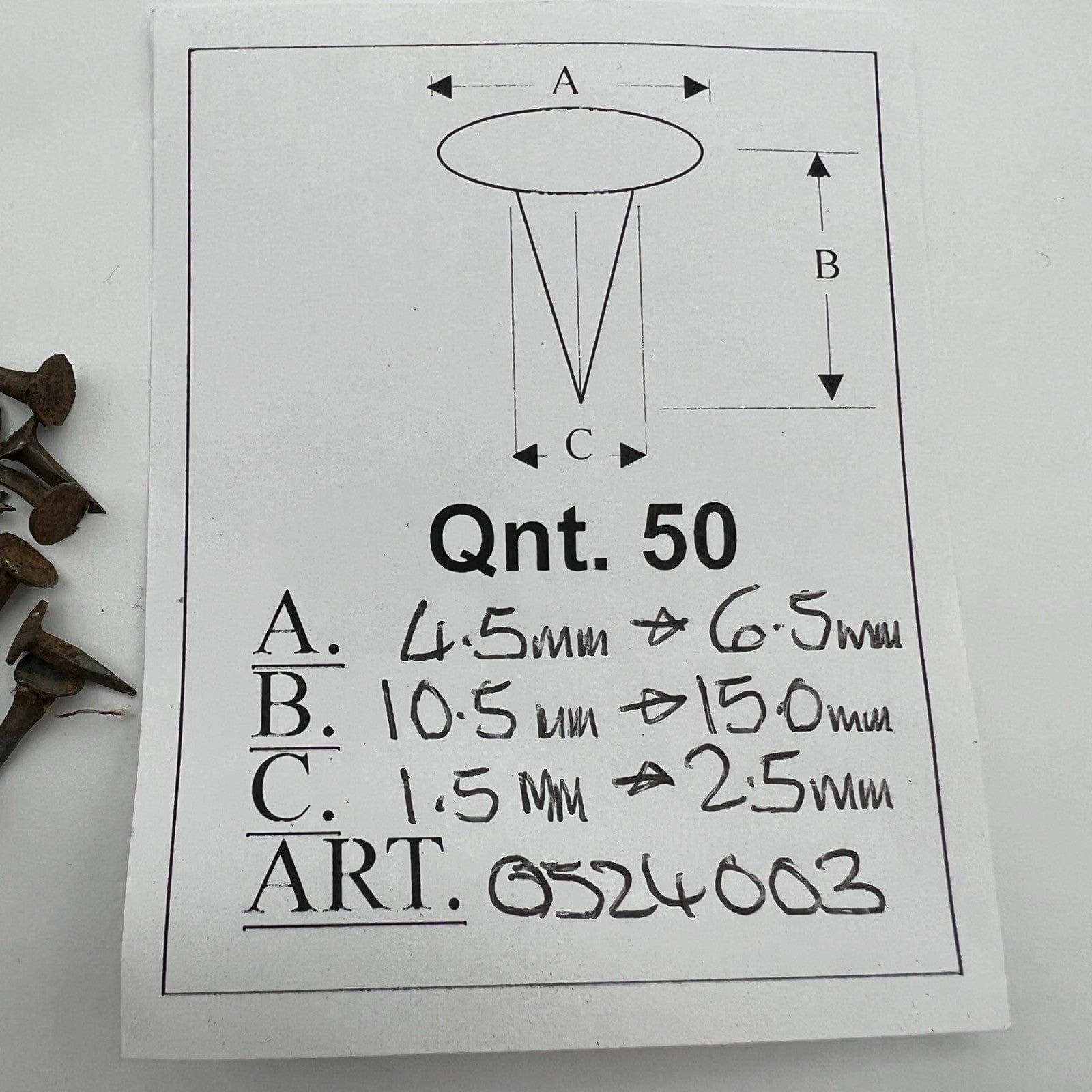 Lotto 50 chiodi antichi in ferro battuto forgiati vecchi chiodini per restauro L Categoria  Accessori & Ferramenta d'epoca