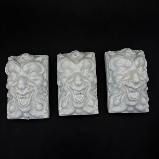 Mascherone Antico Grottesco Demoniaco in ceramica Maschera Demone Placca Diavolo Categoria  Altro