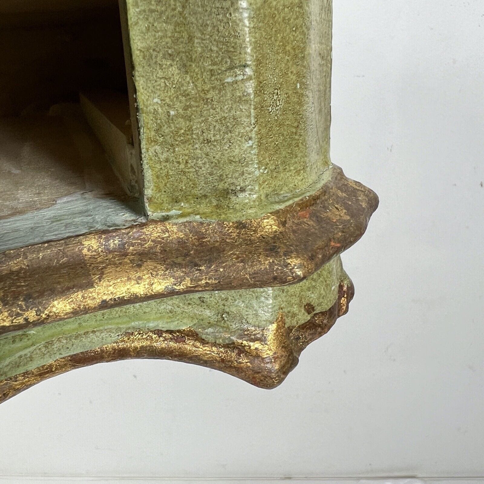 Mensola consolle antica veneziana in legno con cassetto laccata oro verde parete Categoria  Mensole