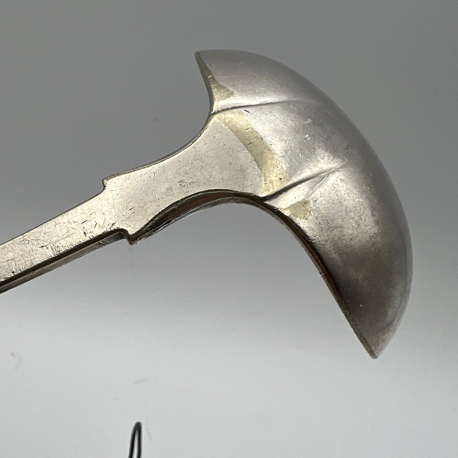 Mestolo antico in argento silver plated da salsa mestolino inglese Lettera V Categoria  Sheffield & Argento