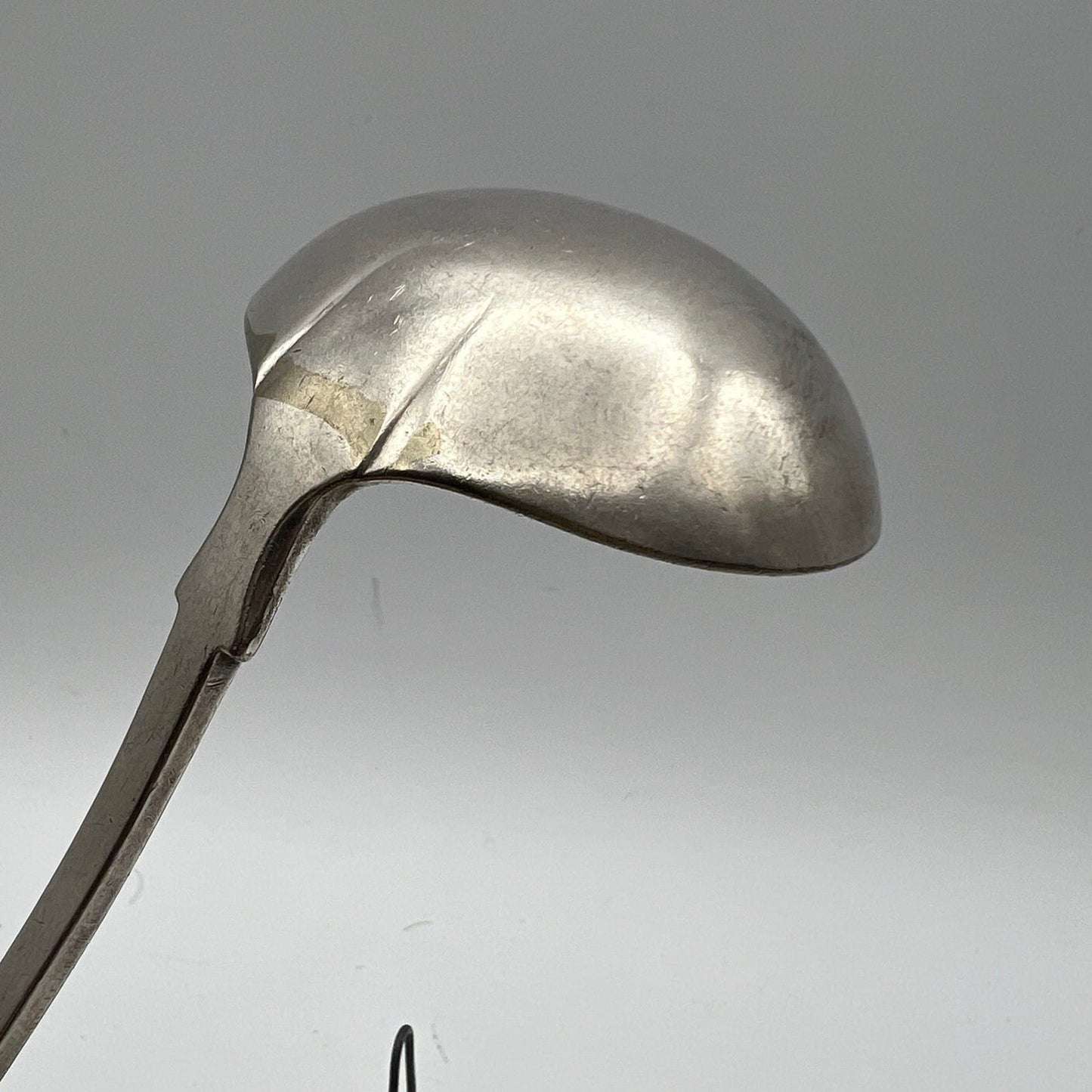 Mestolo antico in argento silver plated da salsa mestolino inglese Lettera V Categoria  Sheffield & Argento