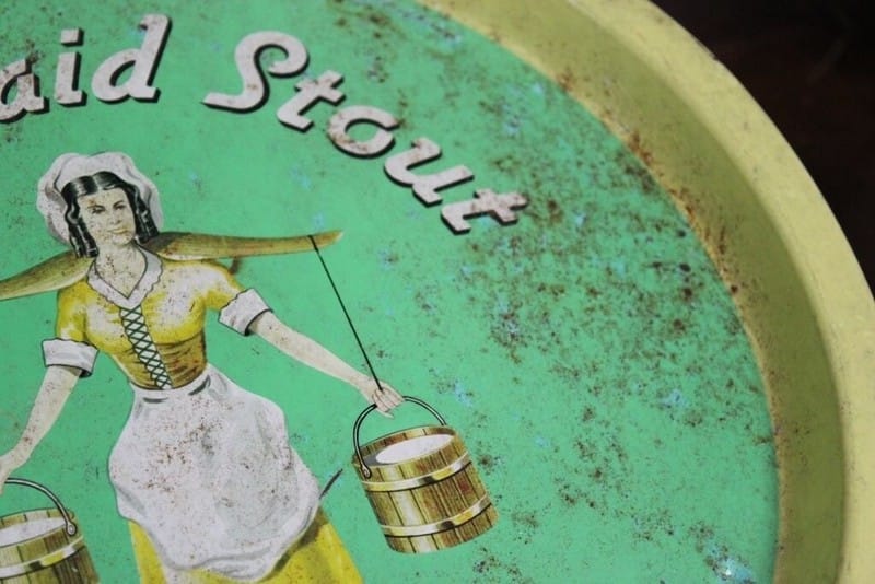 ' MILK MAID STOUT ' VINTAGE TIN TRAY / VECCHIO VASSOIO IN LATTA PER BIRRA Categoria  Pubblicità vintage