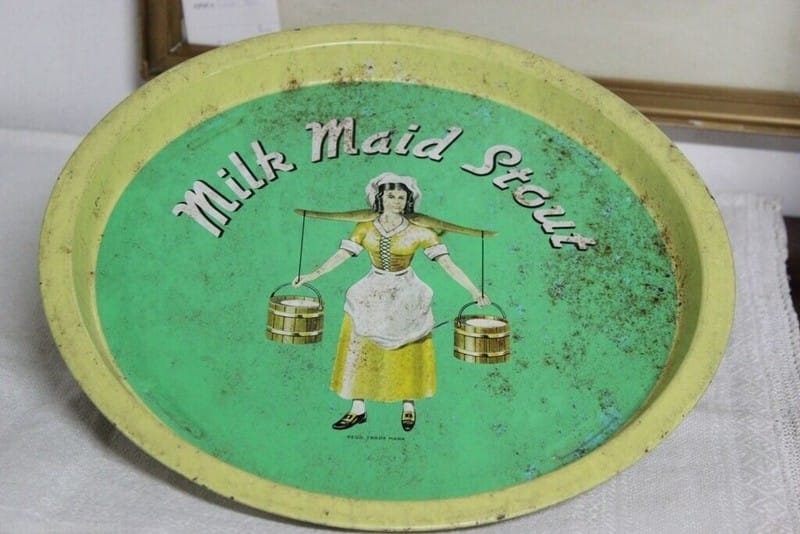 ' MILK MAID STOUT ' VINTAGE TIN TRAY / VECCHIO VASSOIO IN LATTA PER BIRRA Categoria  Pubblicità vintage