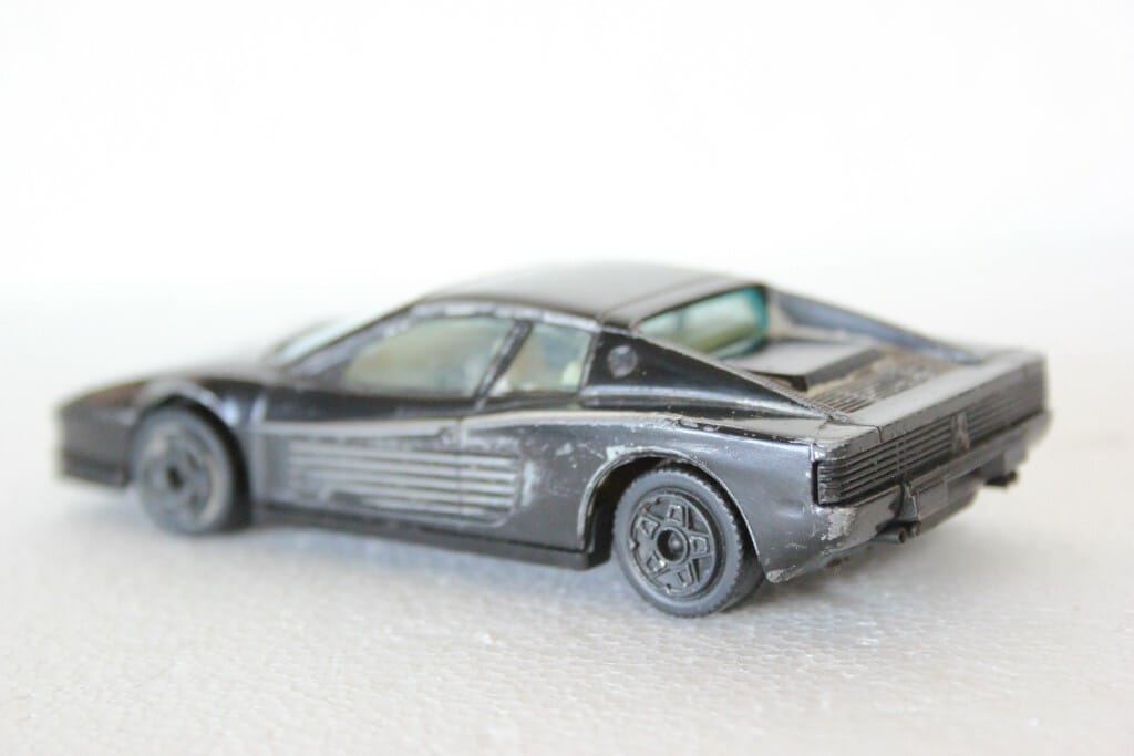 MODELLINO FERRARI AUTO COLLECTION TESTAROSSA BURAGO VINTAGE 1984 DIE CAST 1:43 Categoria  Giocattoli e modellismo:Modellismo statico:Auto, furgoni, camion