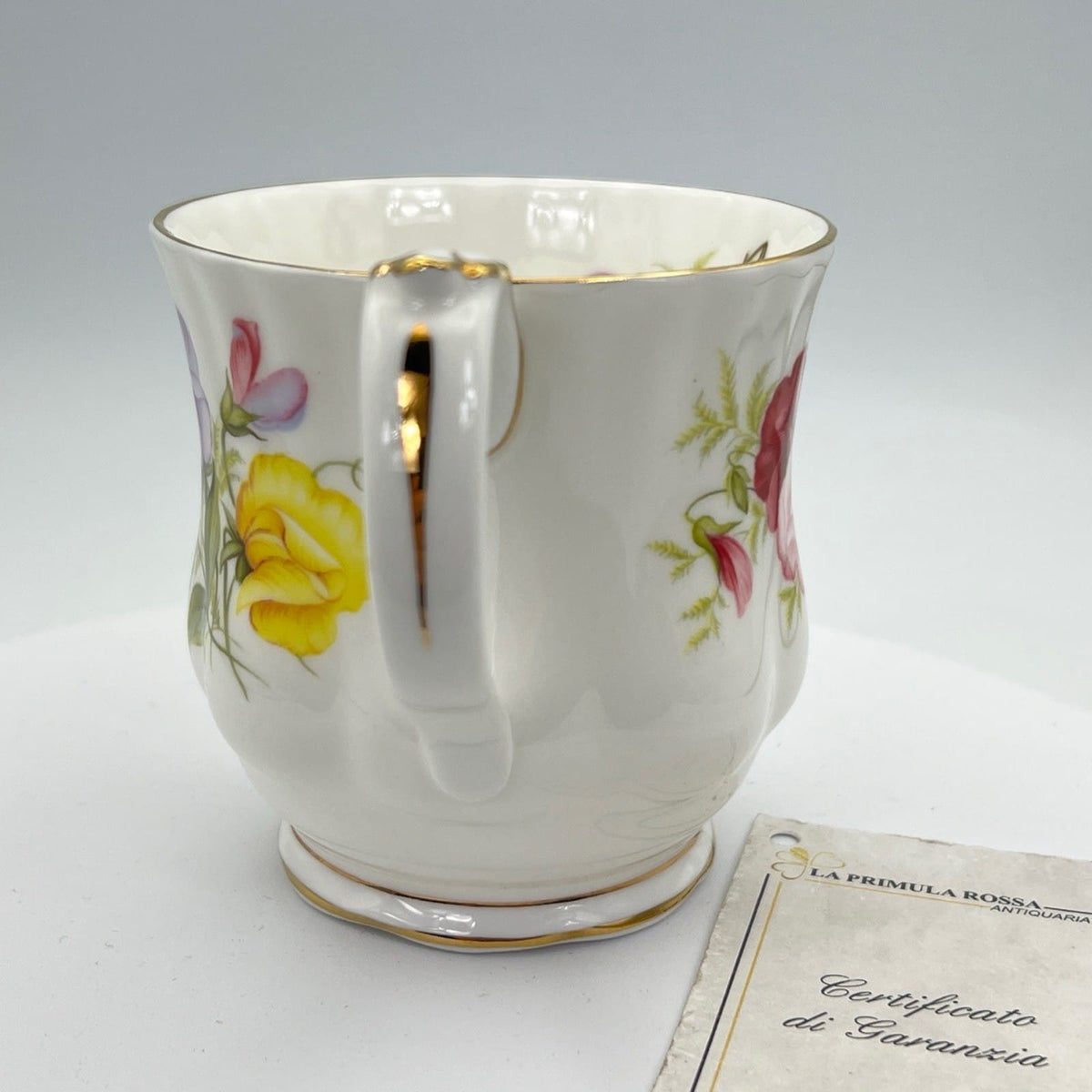 Mug Tazza in porcellana Royal Albert con mese di APRILE Flower of the Month 900 Categoria  Servizio tazze - Tazze