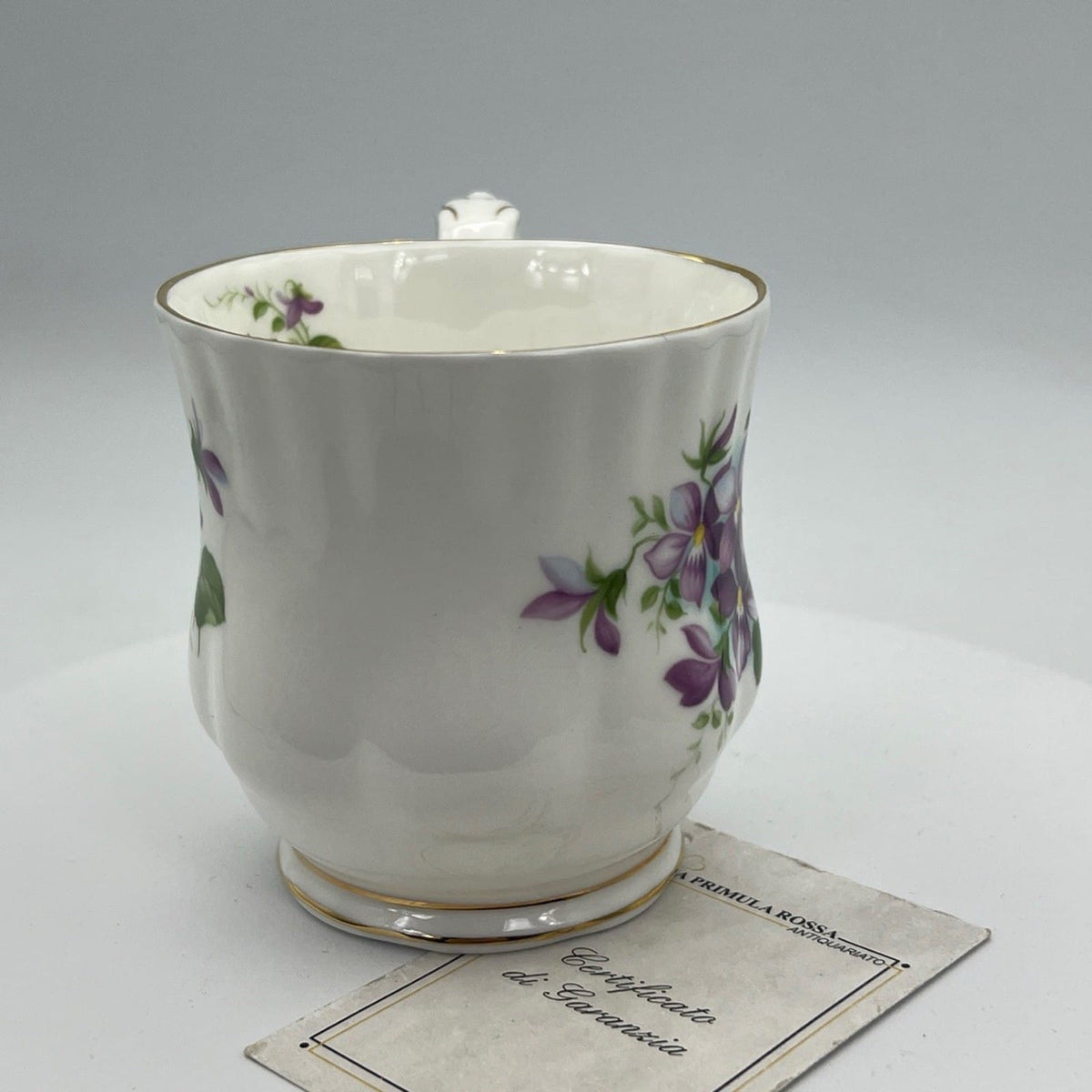 Mug Tazza in porcellana Royal Albert con mese di FEBBRAIO Flower of the Month Categoria  Servizio tazze - Tazze