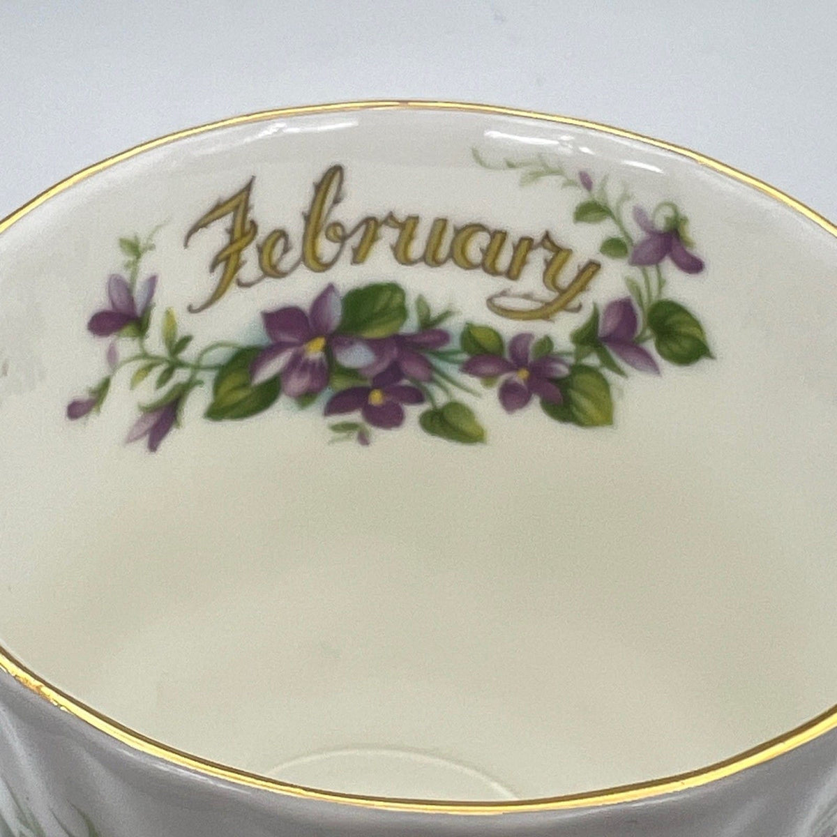 Mug Tazza in porcellana Royal Albert con mese di FEBBRAIO Flower of the Month Categoria  Servizio tazze - Tazze
