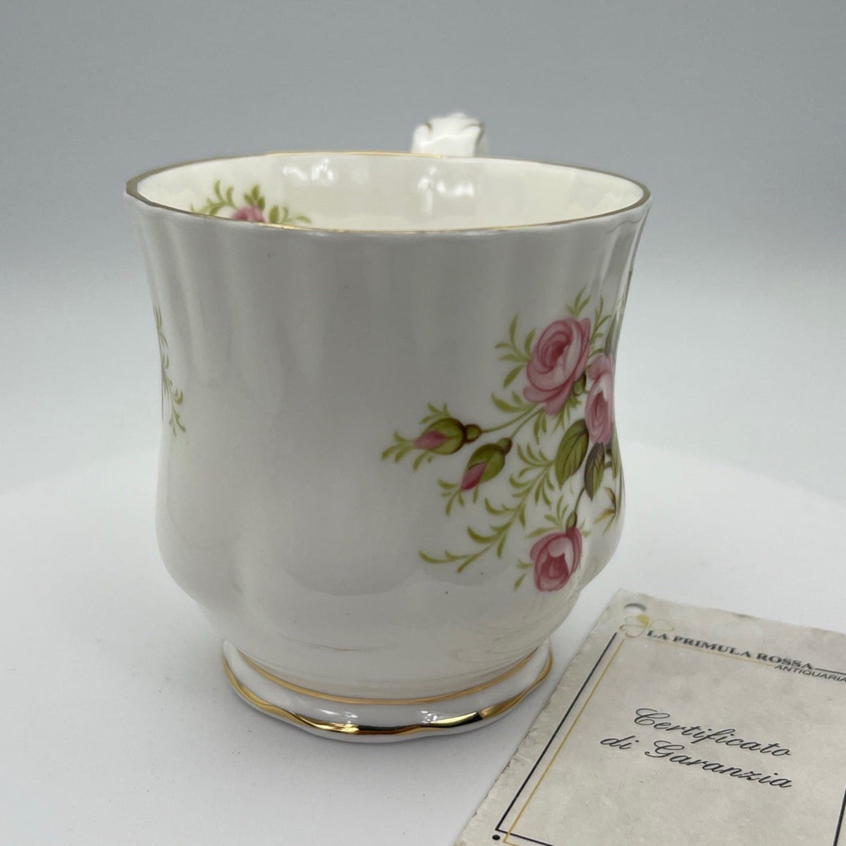 Mug Tazza in porcellana Royal Albert con mese di GIUGNO Flower of the Month 900 Categoria  Servizio tazze - Tazze