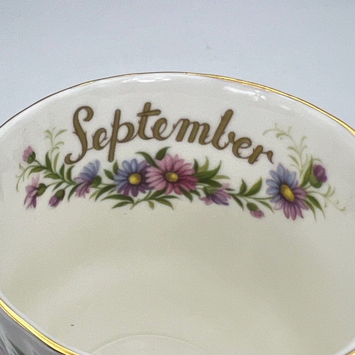 Mug Tazza in porcellana Royal Albert con mese di SETTEMBRE Flower of the Month Categoria  Servizio tazze - Tazze