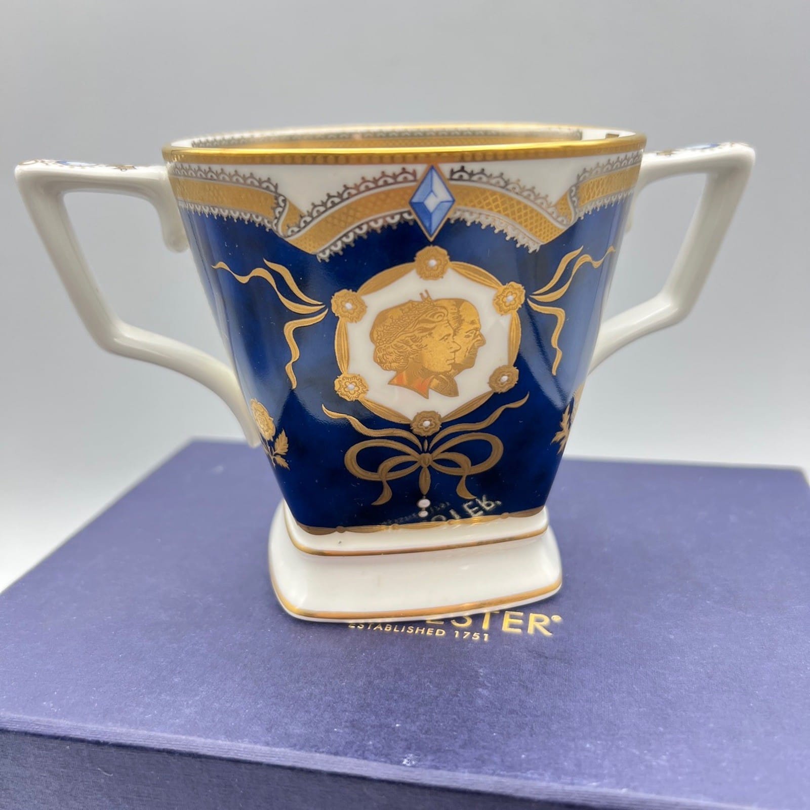 Mug Tazza Vintage Inglese Regina Elisabetta Casa Reale Matrimonio Nozze Diamante Categoria  Arte e antiquariato:Porcellana e ceramica:Piatti commemorativi