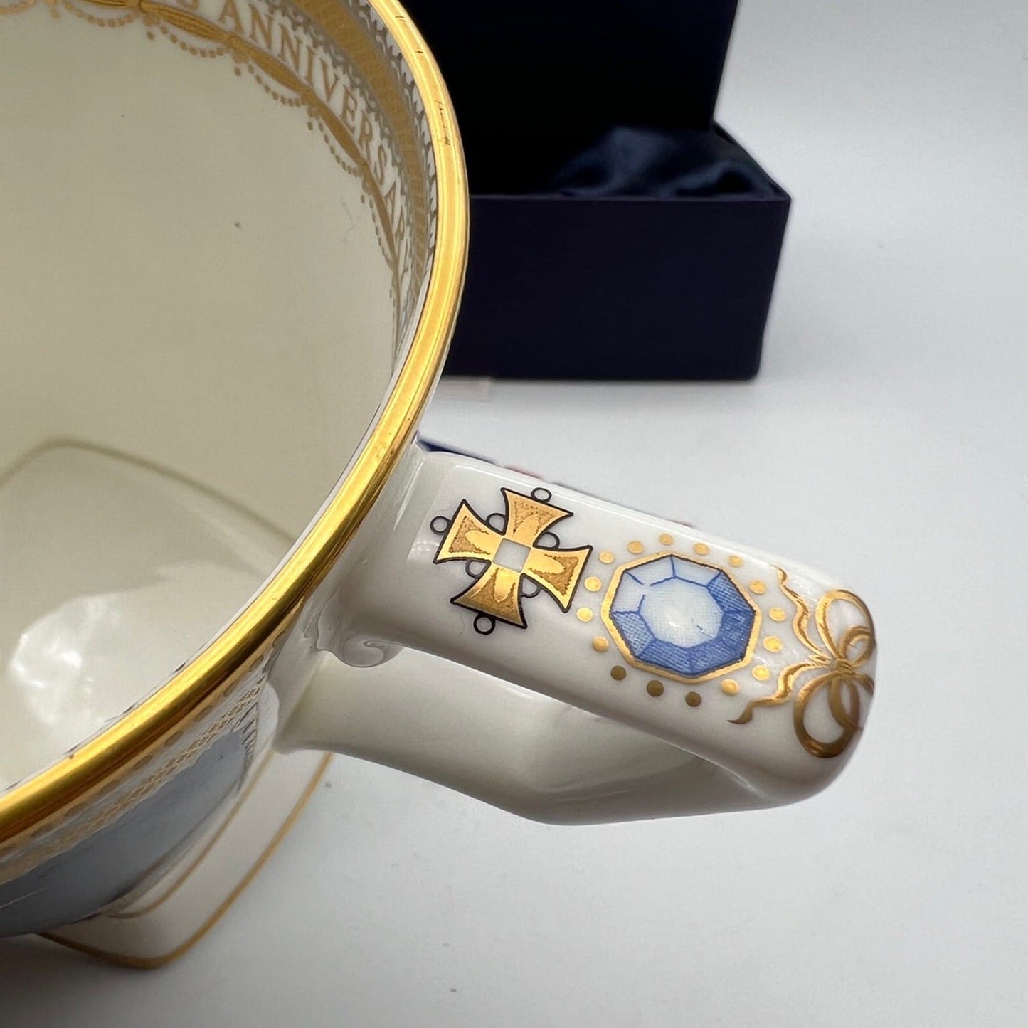 Mug Tazza Vintage Inglese Regina Elisabetta Casa Reale Matrimonio Nozze Diamante Categoria  Arte e antiquariato:Porcellana e ceramica:Piatti commemorativi