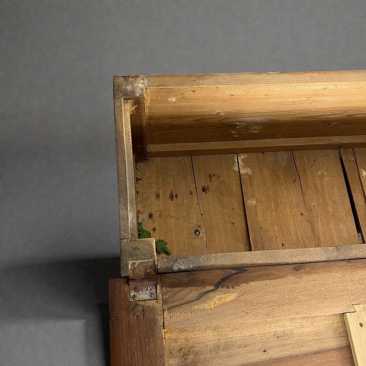 Panca antica in legno con schienale Grande cassapanca Baule epoca 800 italiano Categoria  Sedie