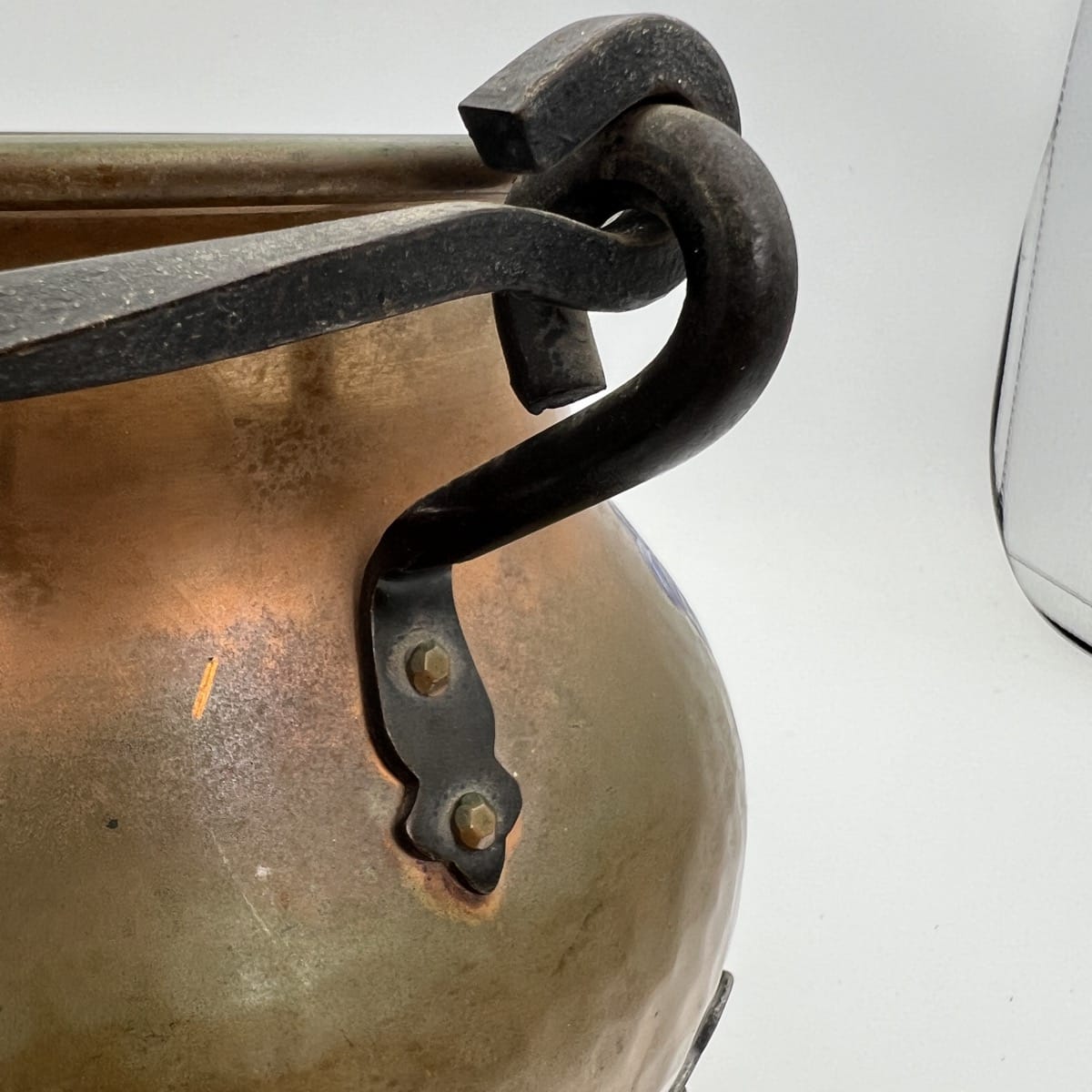 PENTOLA D'EPOCA IN RAME E FERRO SOUVENIR SVIZZERA VINTAGE SWISS COPPER KETTLE Categoria  Ottone