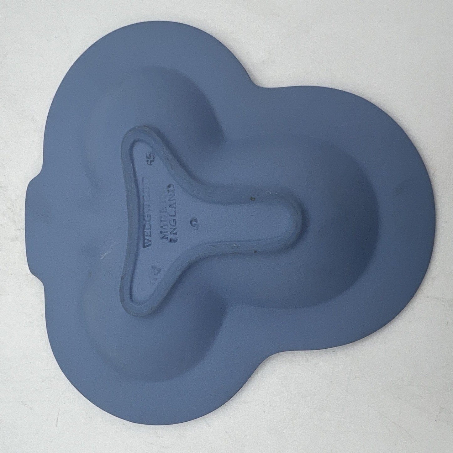 Piattino in porcellana Inglese Wedgwood Celeste Azzurro Vintage Trifoglio 1977 Categoria  Vasi e Portafiori