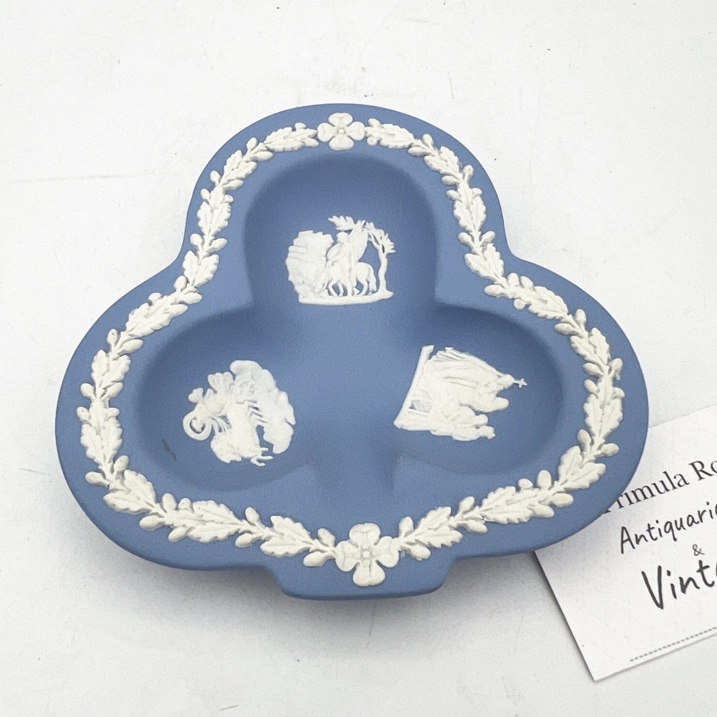 Piattino in porcellana Inglese Wedgwood Celeste Azzurro Vintage Trifoglio 1977 Categoria  Vasi e Portafiori