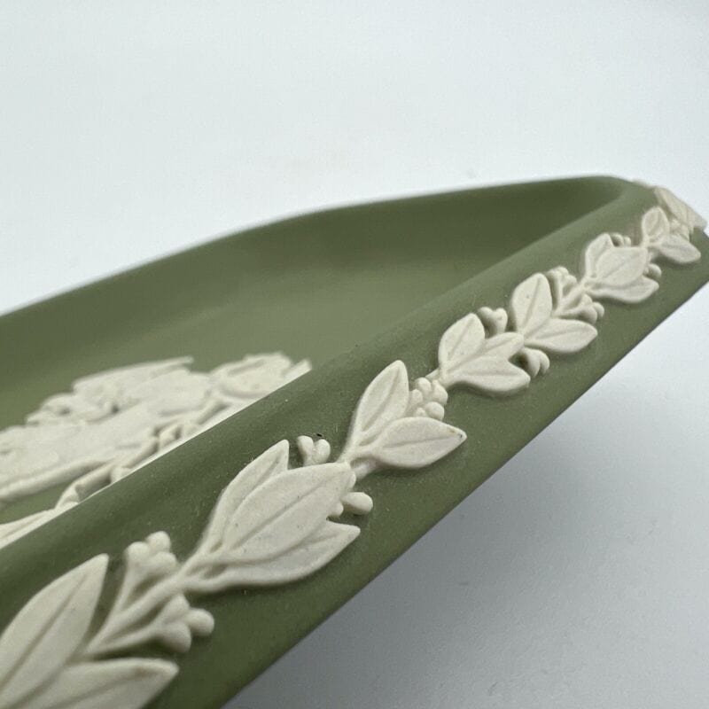 Piattino in porcellana Inglese Wedgwood Verde Vintage stile antico 900 Categoria  Vasi e Portafiori