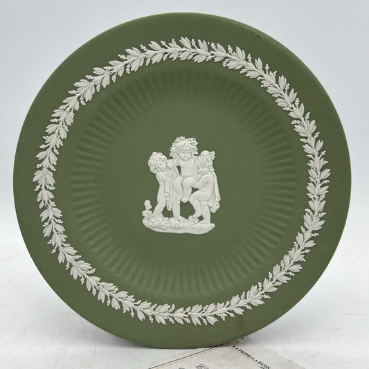 Piattino in porcellana Inglese Wedgwood verde Vintage stile neoclassico 900 Categoria  Vasi e Portafiori